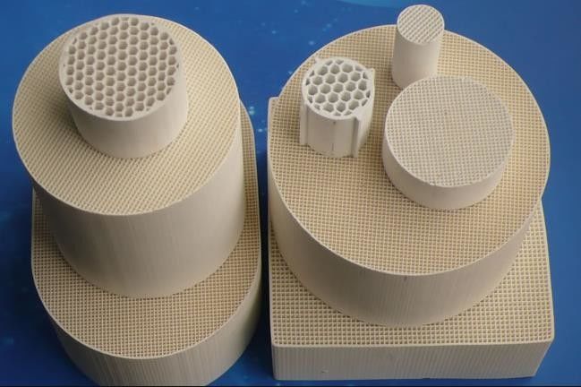 300 Cpsi Ceramic Catalyst Filter Catalytic Converter Honeycomb 101.6mm